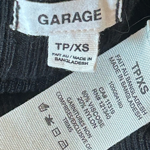 Black Ribbed Button-Up Crop Cardigan - Picture 6 of 6